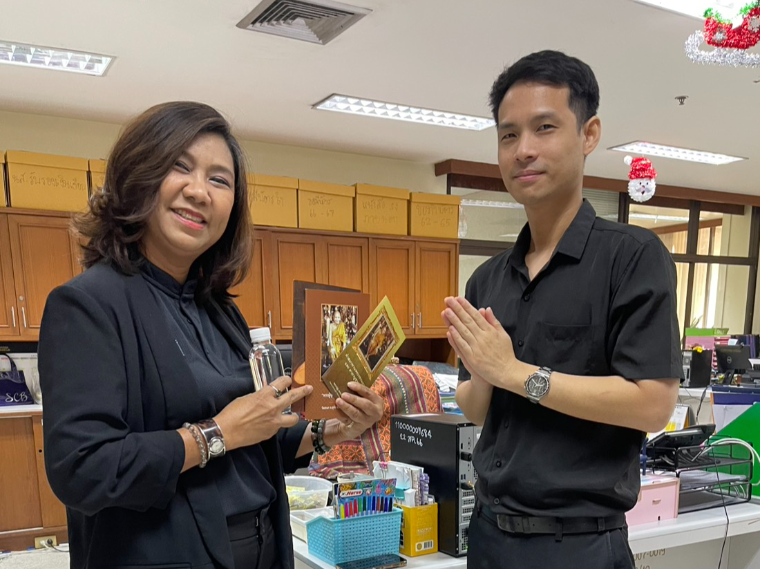 กิจกรรมมอบหนังสือธรรมะ