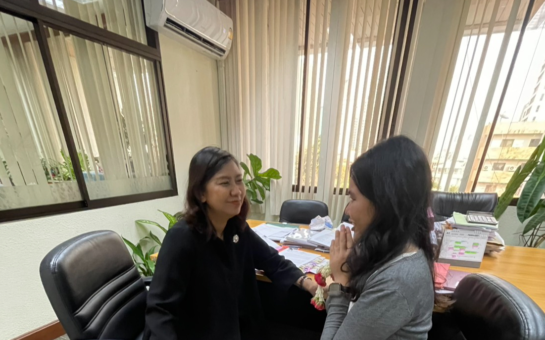 มอบโอวาท